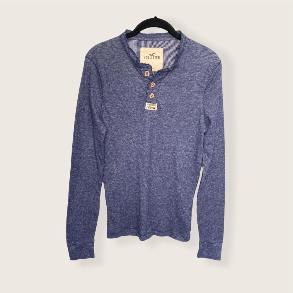 Hollister y2k navy blue fitted henley shirt.